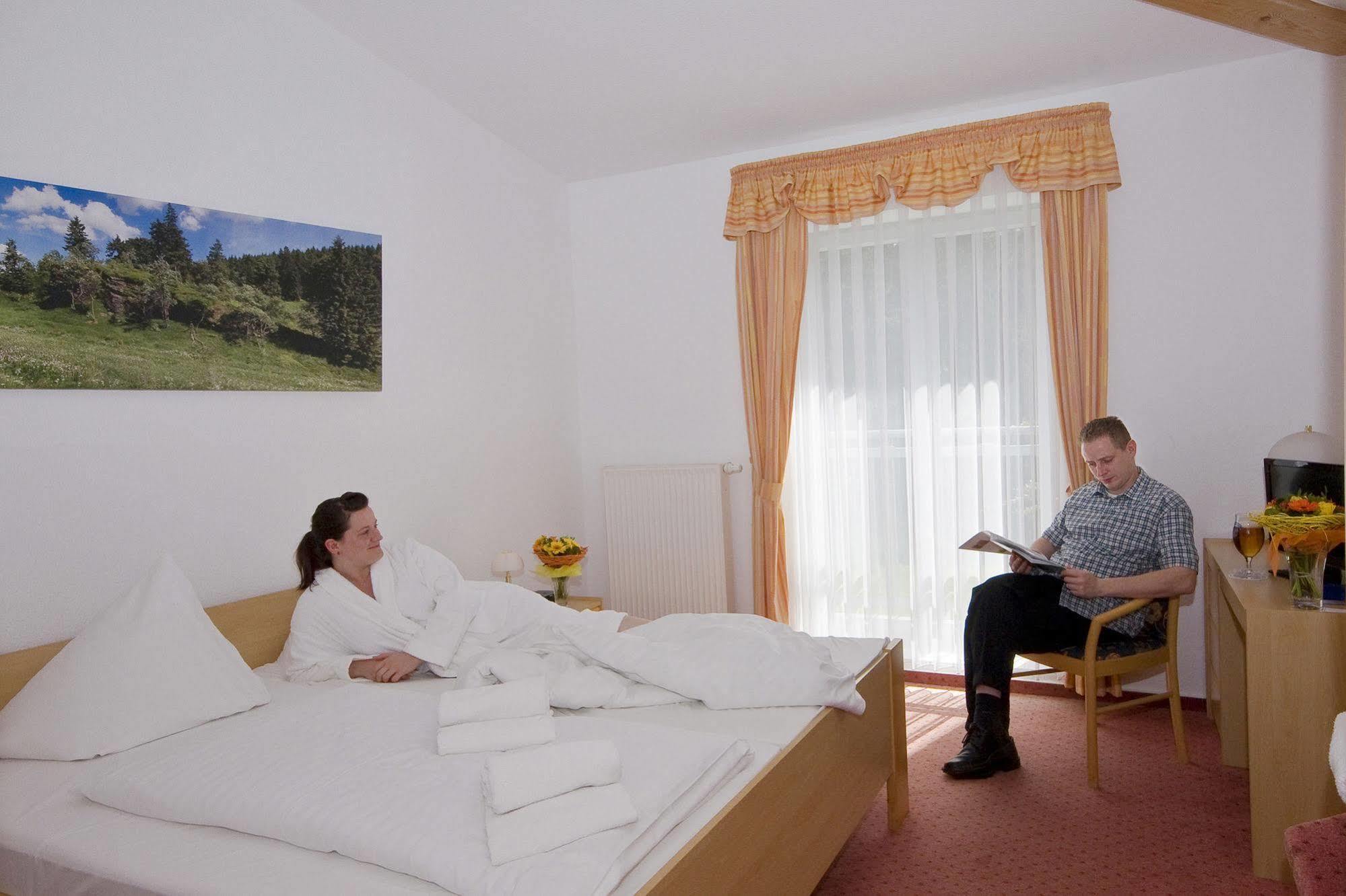 Hotel Haus Oberland Masserberg Eksteriør bilde